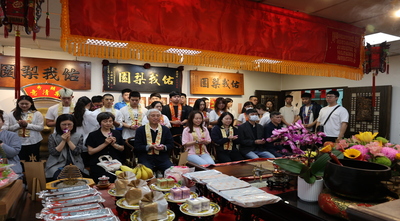 戲曲學院學生為梨園祖師爺春季換袍祝壽